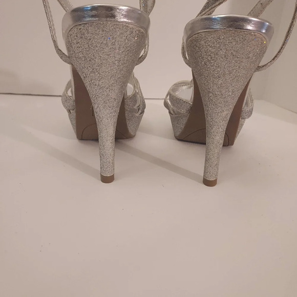 Unlisted A Kenneth Cole Production Hour Friend Silver Glitter Heels in Size 8 - Picture 4 of 12